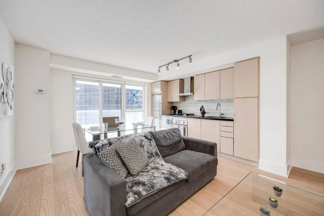 2Br Fantastic View Of Cn Tower And Roger Centre Villa Toronto