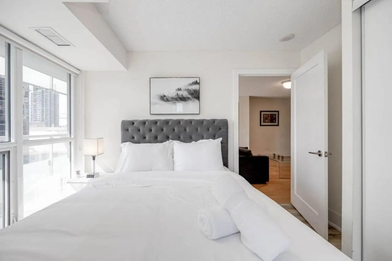 2Br Fantastic View Of Cn Tower And Roger Centre Villa Toronto Holiday home
